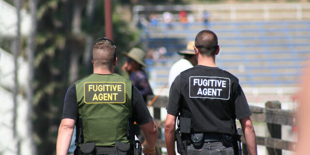 What Can Bounty Hunters Do That Police Cannot, Key Differences in Authority and Legal Powers